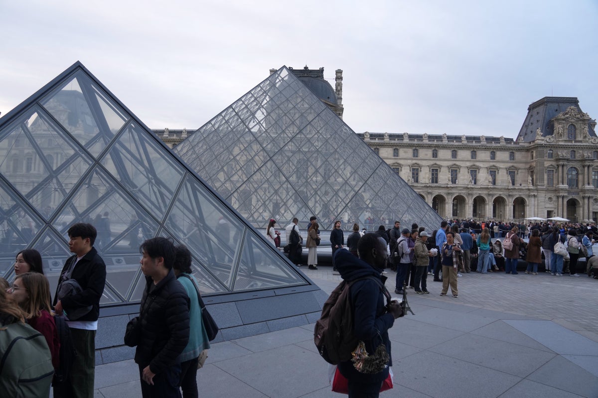 https://static.independent.co.uk/2025/10/22/08/France_Louvre_57012.jpg?width=1200&height=800&crop=1200:800