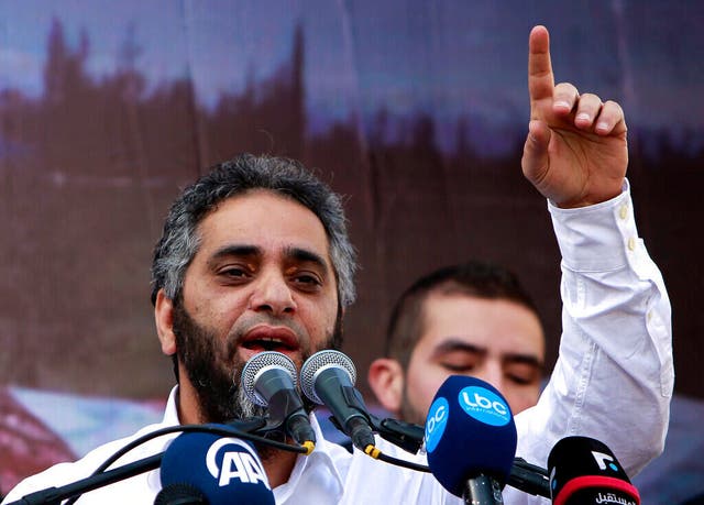 <p>Lebanese pop idol Fadel Shaker delivers a sermon in support of Syrian rebel fighters and Syrian refugees in Beirut in 2013</p>