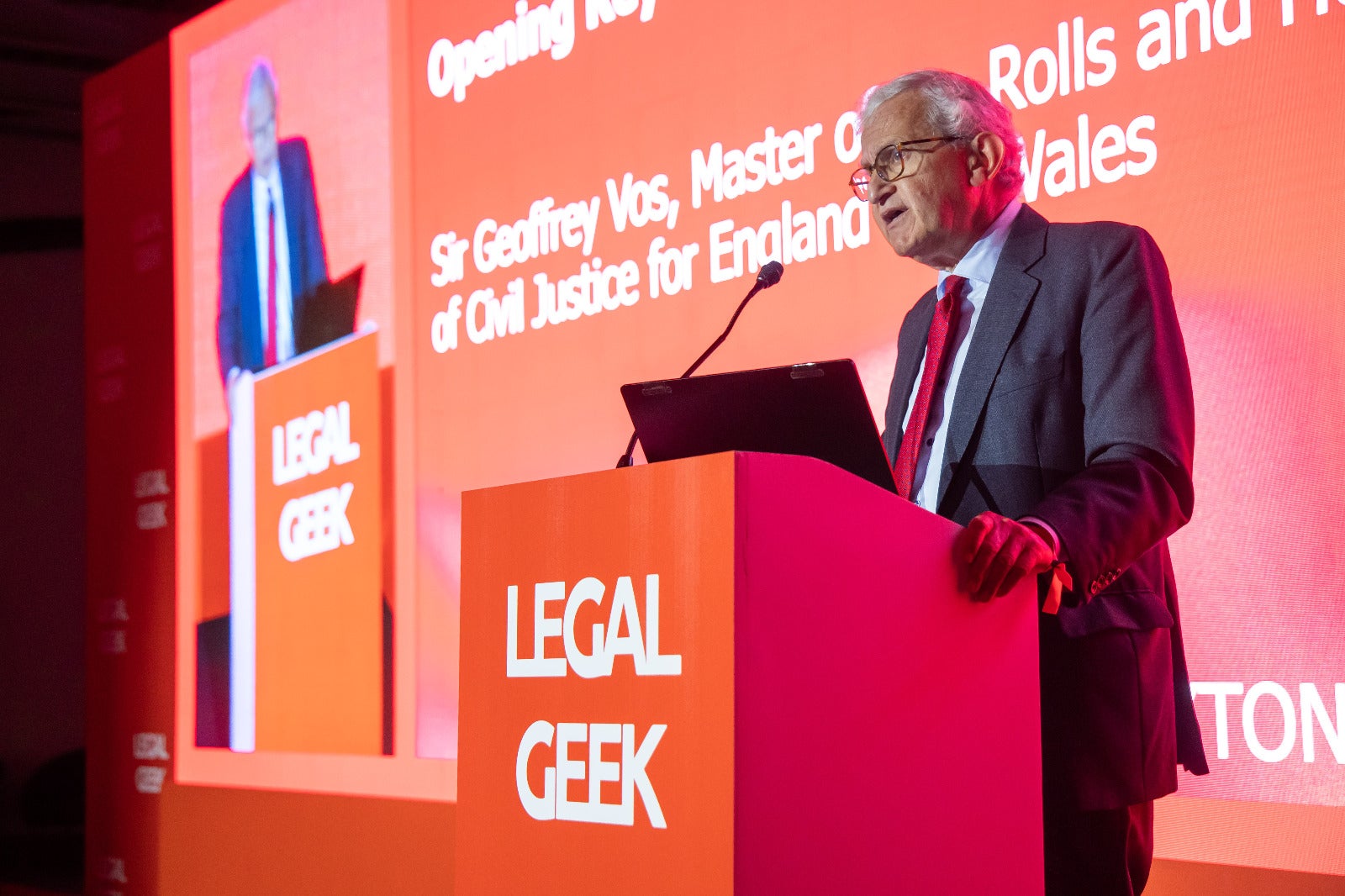 Sir Geoffrey Vos delivers his address at the Legal Geek conference