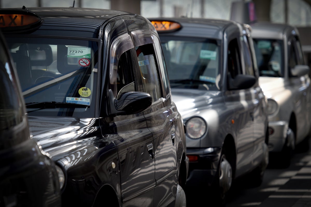 New rule for minicab firms hailed as huge boost for black cab drivers