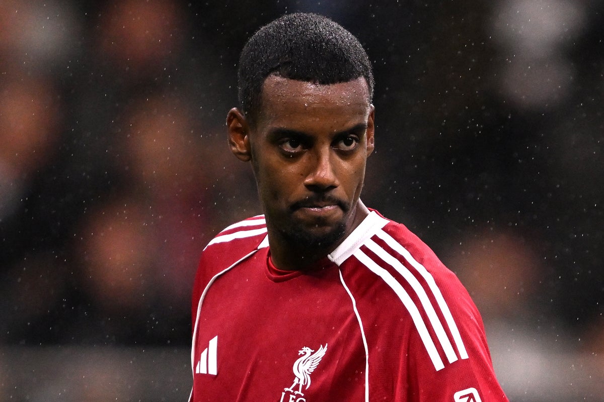 Liverpool Coach Slot Expresses Concern Over Isak Groin Injury After Champions League Win