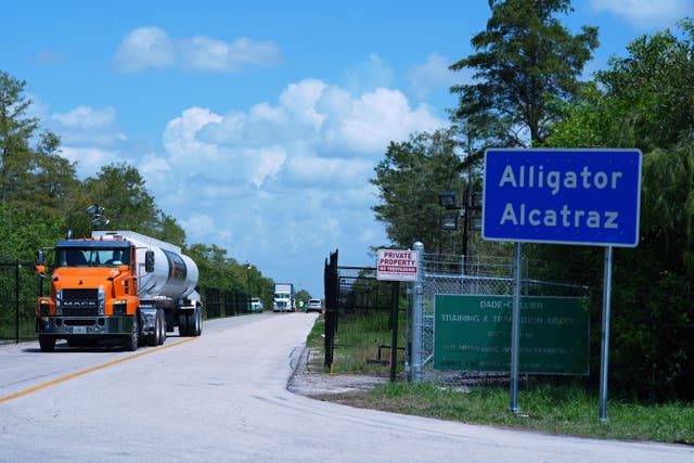FLORIDA-CÁRCEL PARA MIGRANTES