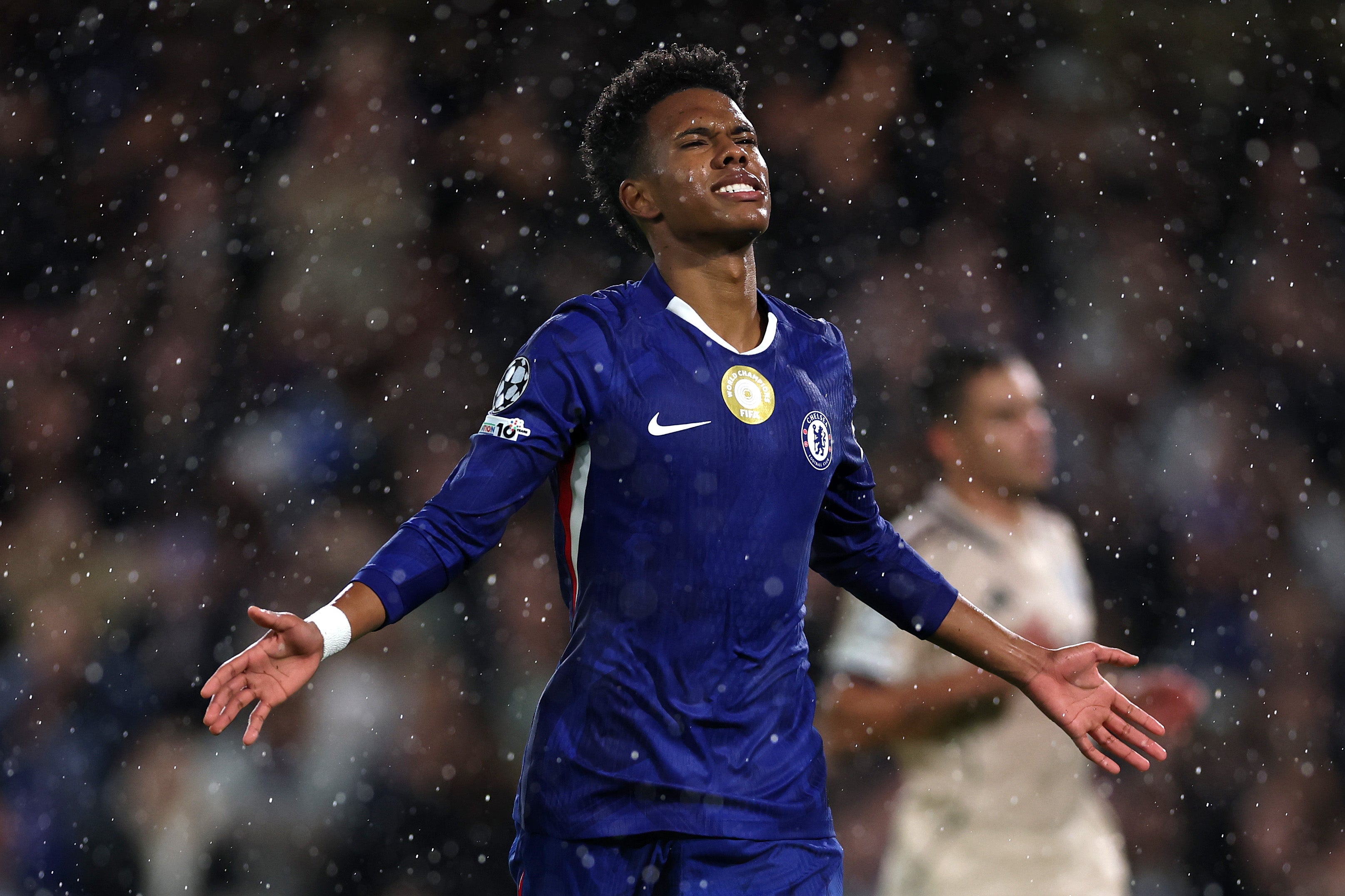 Esteva também marcou na vitória do Chelsea por 5 a 1 sobre o Ajax