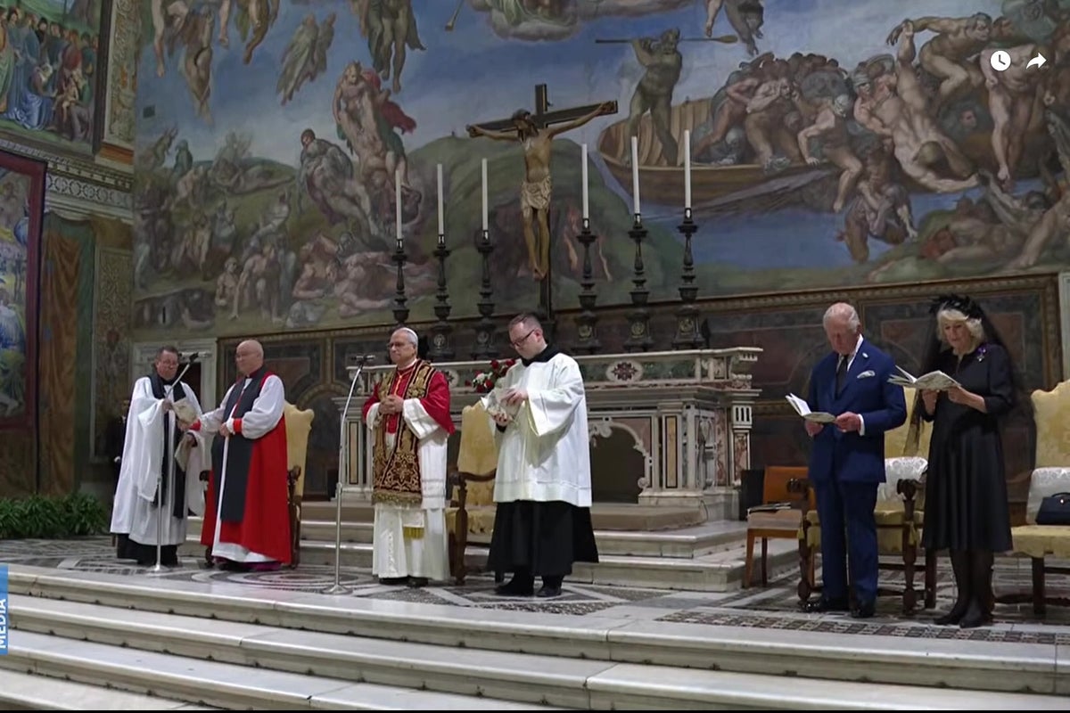King Charles joins Pope Leo in historic prayer during Vatican visit