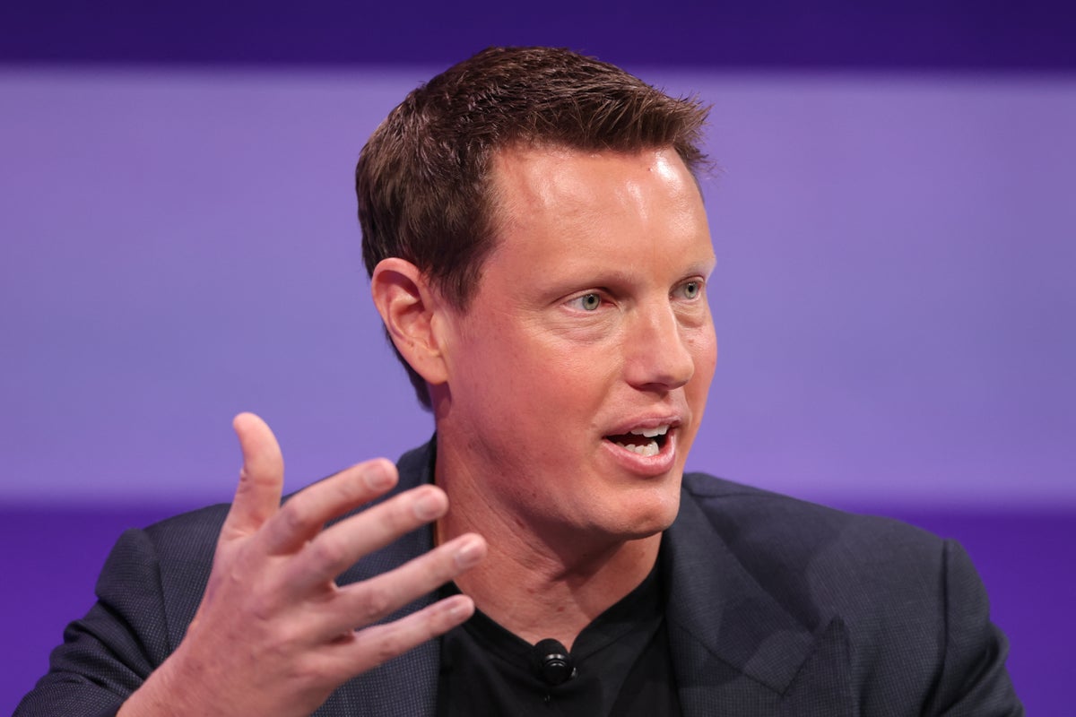 Paramount Skydance Leads $74B Warner Bros Discovery Acquisition Talks