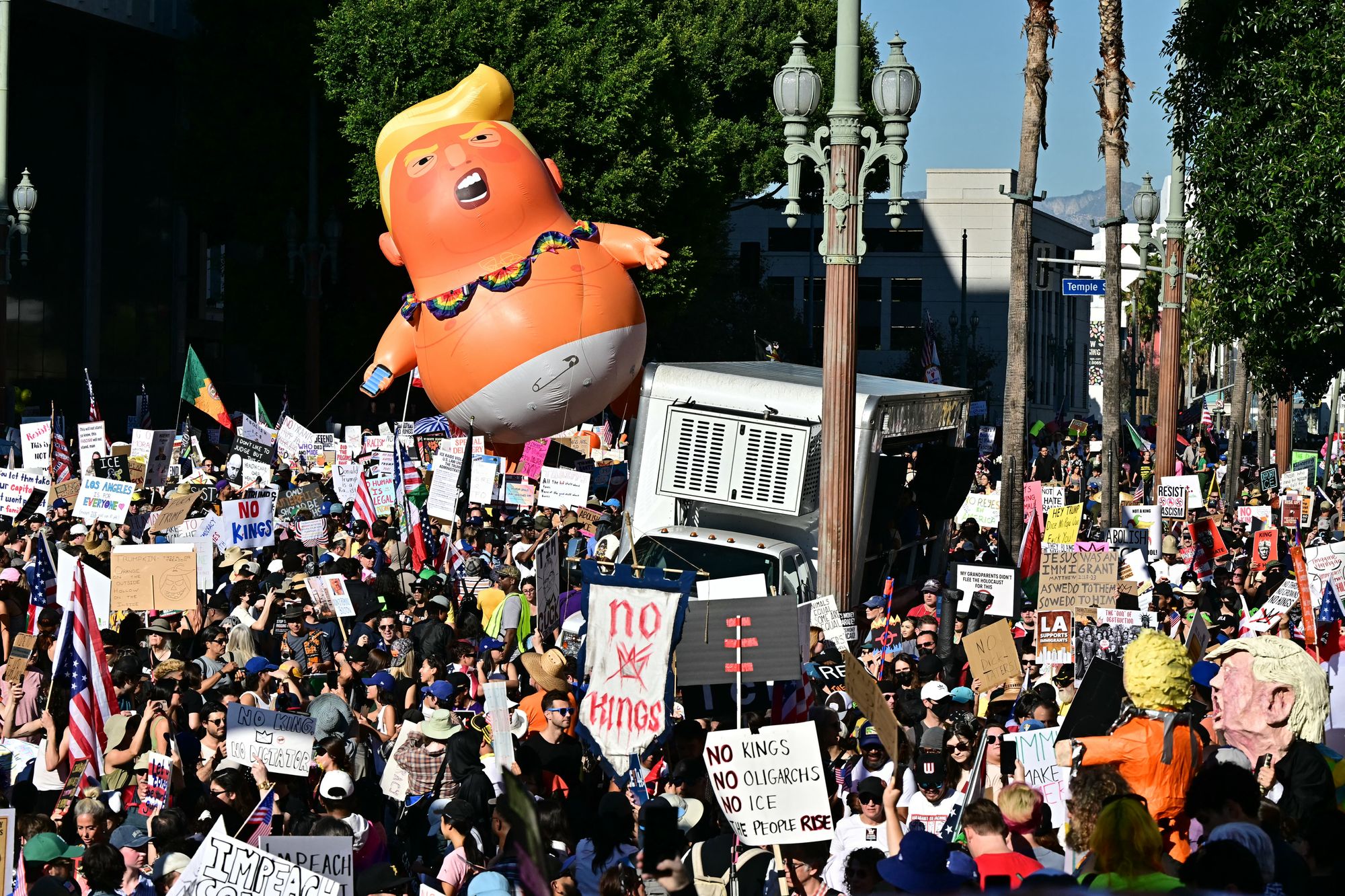 Smith disse que o presidente pode ter como alvo a Liga Nacional de Basquete Feminino para desviar a atenção dos recentes protestos anti-Trump que se espalharam por todo o país.