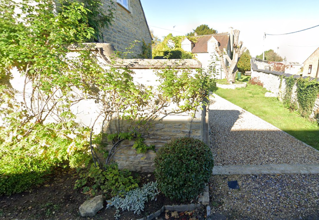 <p>Police were called to a property in Middle Street, Islip, at 11.15am on Tuesday</p>