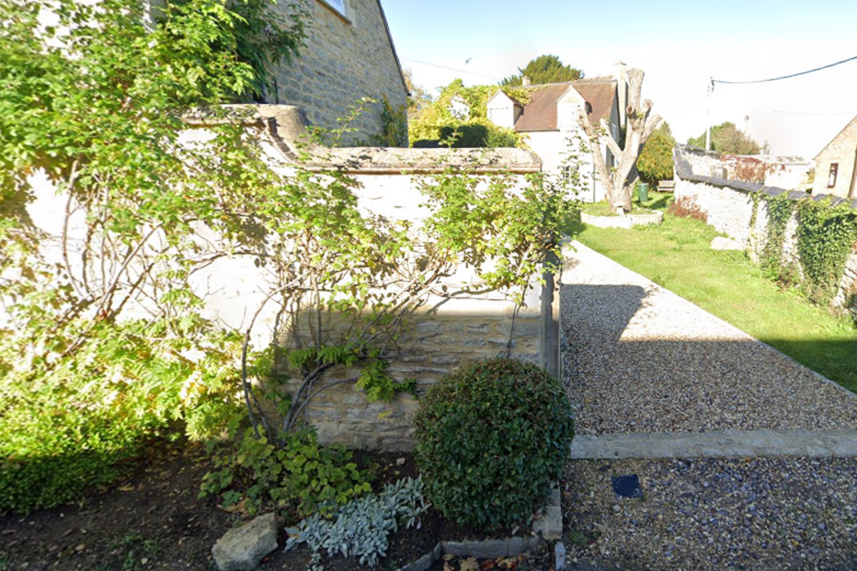 https://static.independent.co.uk/2025/10/23/7/05/Middle-Street-Islip.png?trim=9,0,9,0&width=1200&height=800&crop=1200:800