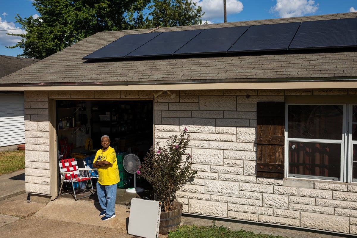 Lacking community resilience centers, Houston neighbors opt for solar-powered 'hub homes'