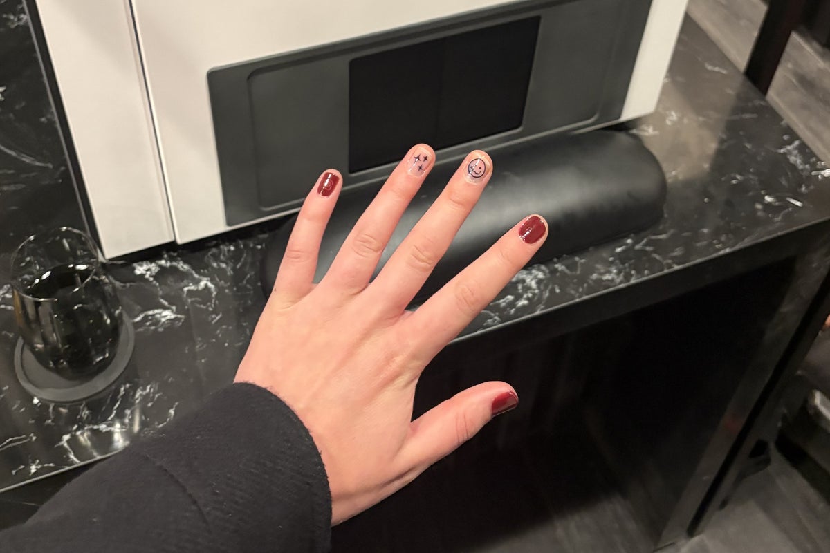 I tried the world’s first “AI manicure” device. Here’s what happened I tried the world’s first “AI manicure” device. Here’s what happened