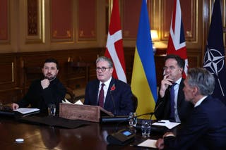 Zelensky, Starmer and Rutte at a ‘coalition of the willing’ meeting in October