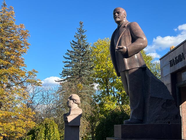 <p>Welcome to Chisinau: V I Lenin awaits in the Moldovan capital</p>