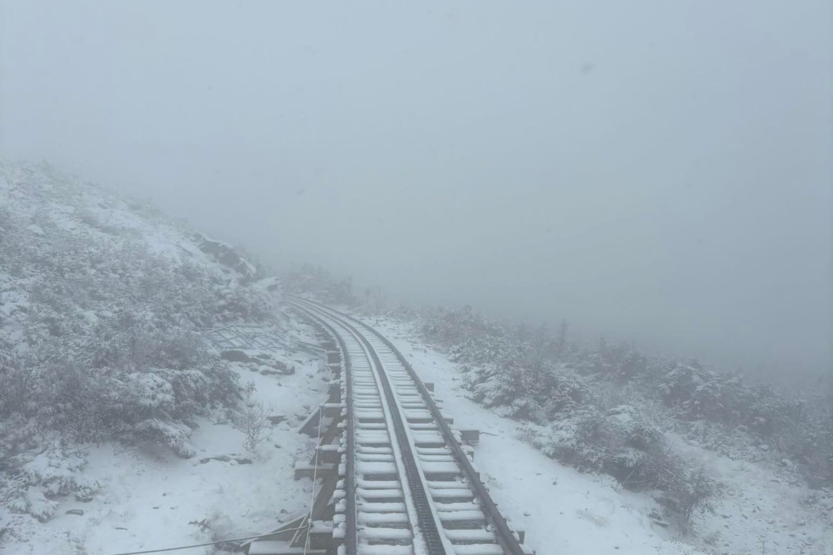 https://static.independent.co.uk/2025/10/27/13/57/Mount-Washington-New-Hampshire-Cog-Railway.jpeg?trim=295,0,729,0&width=1200&height=800&crop=1200:800