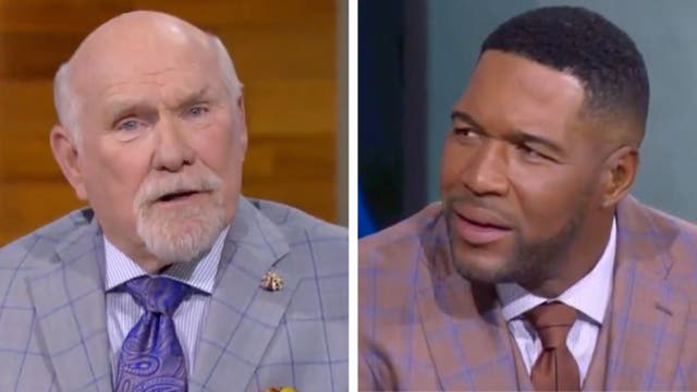 <p>Terry Bradshaw and Michael Strahan</p>