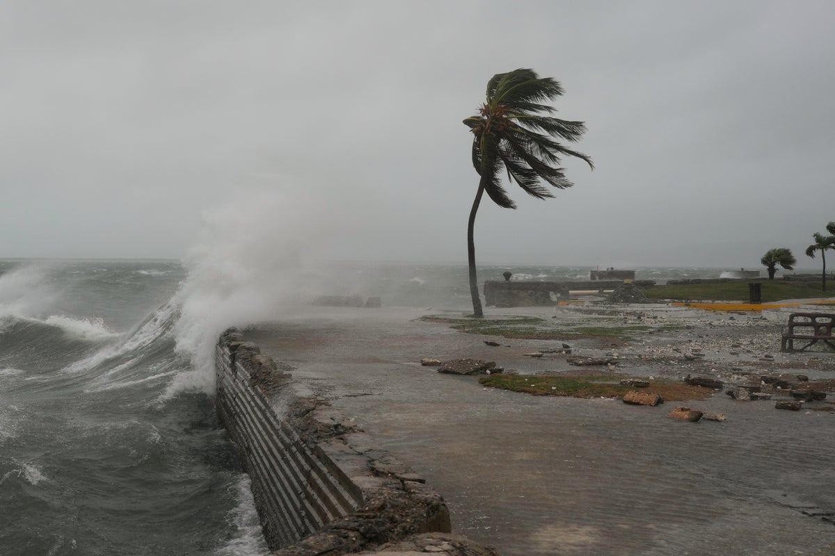 Hurricane Melissa: British nationals in Jamaica told to register presence as ‘storm of century’ closes in