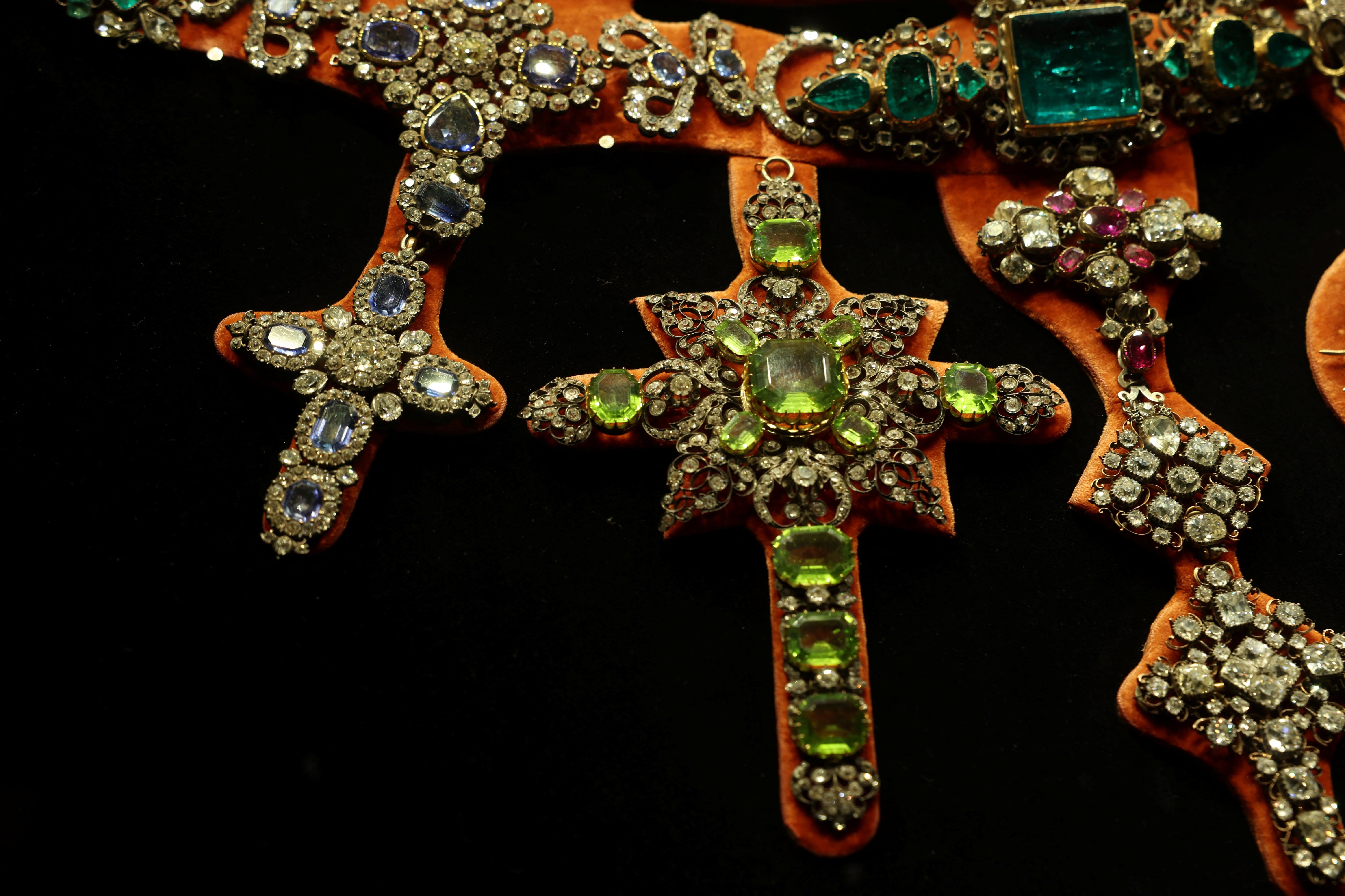 <p>A necklace with emeralds and rubies, from the Treasure of San Gennaro, whose gemstones have been catalogued for their unique internal ‘fingerprints’ is displayed </p>