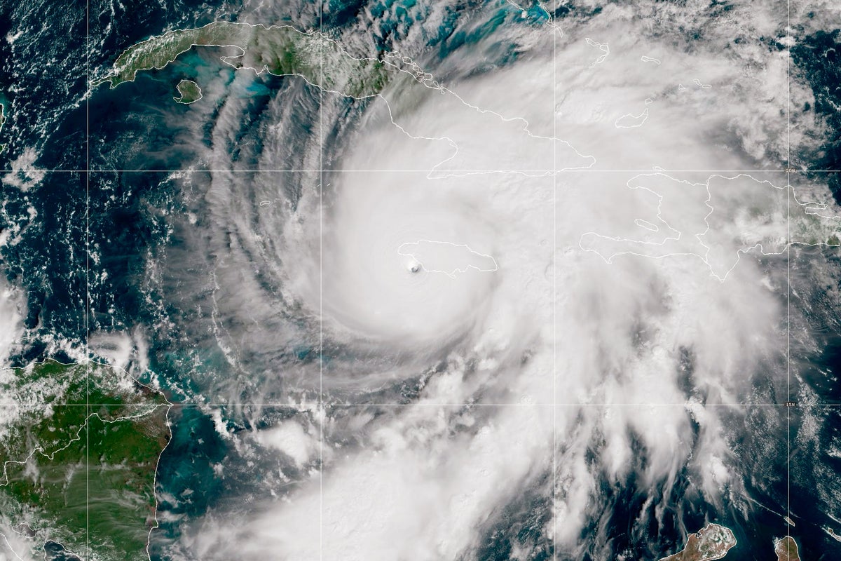 Hurricane Melissa makes landfall in Jamaica with 185mph winds as thousands flee homes