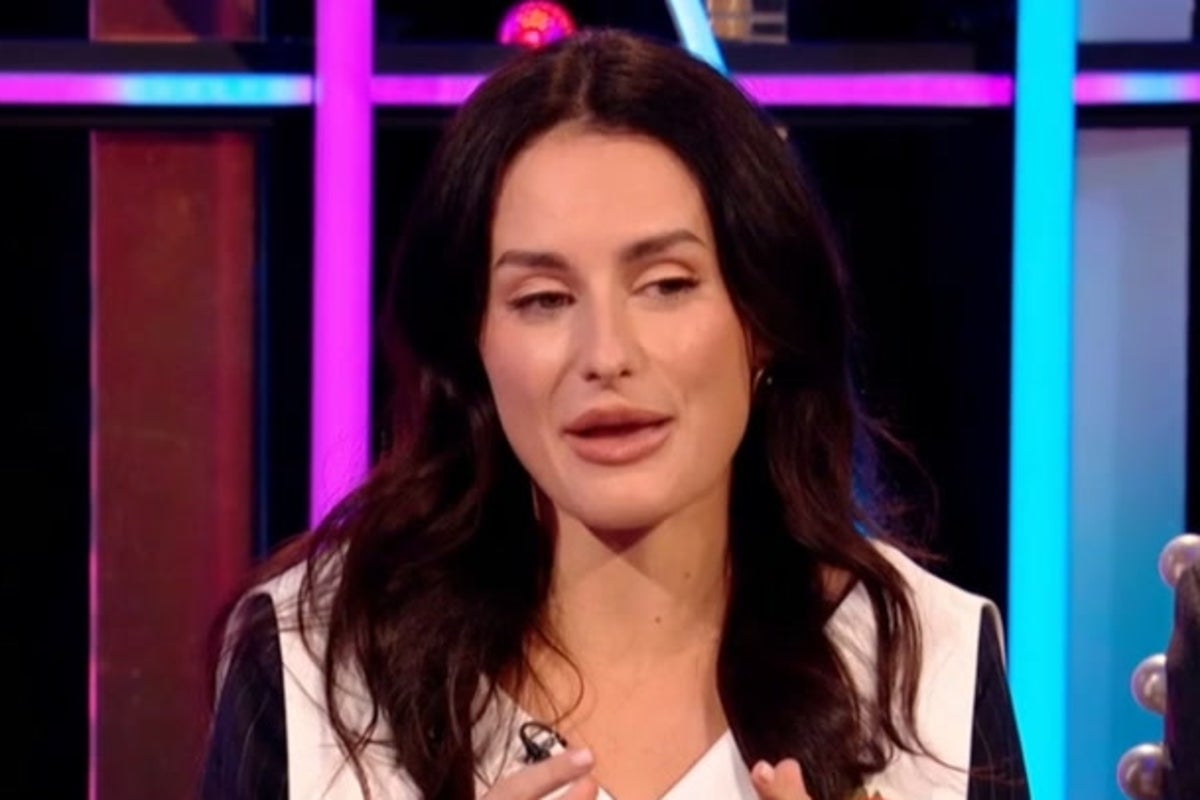 Strictly pro praised by fans for defending Amber Davies from cruel remarks