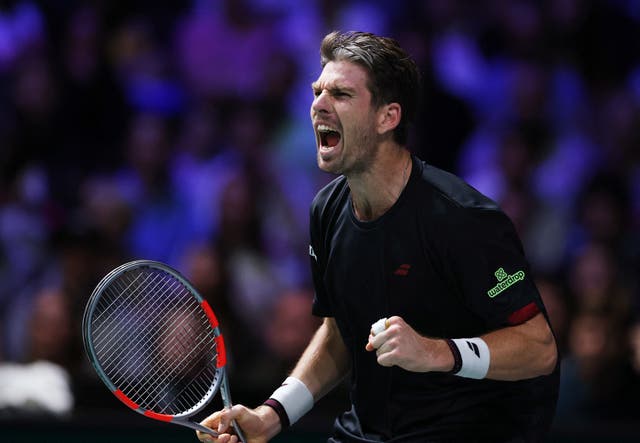 <p>Cameron Norrie sorprendió a Carlos Alcaraz en tres sets</p>