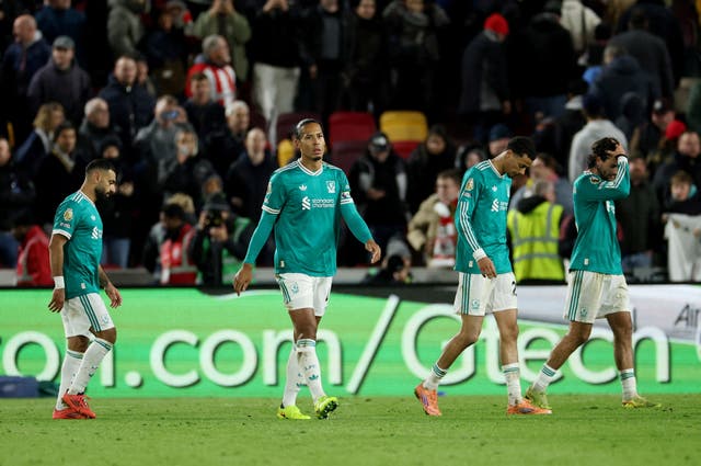 <p>Downbeat Liverpool players after Brentford loss</p>