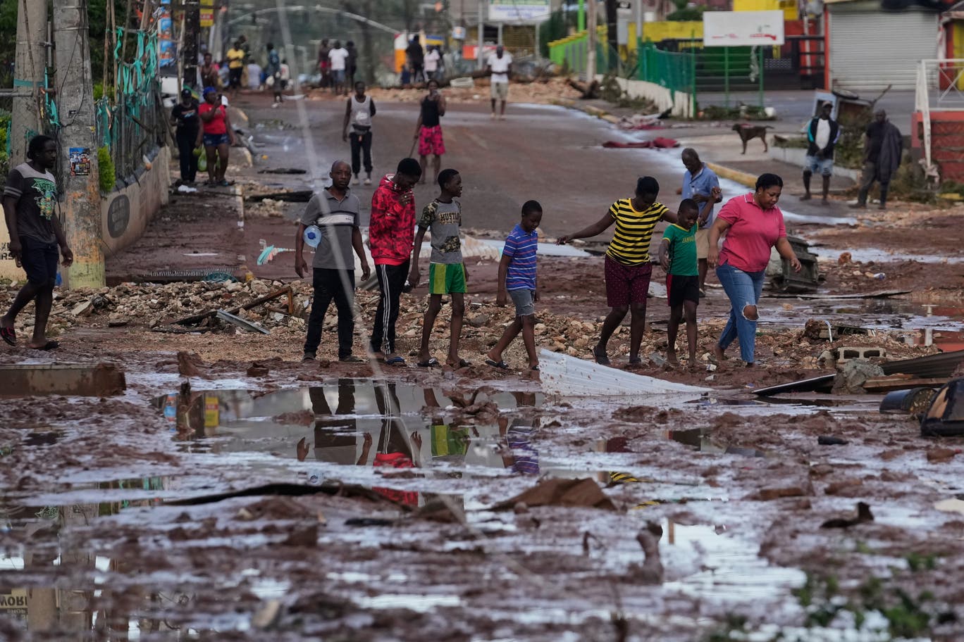 People Santa Cruz, in Jamaica's St Elizabeth parish after the hurricane