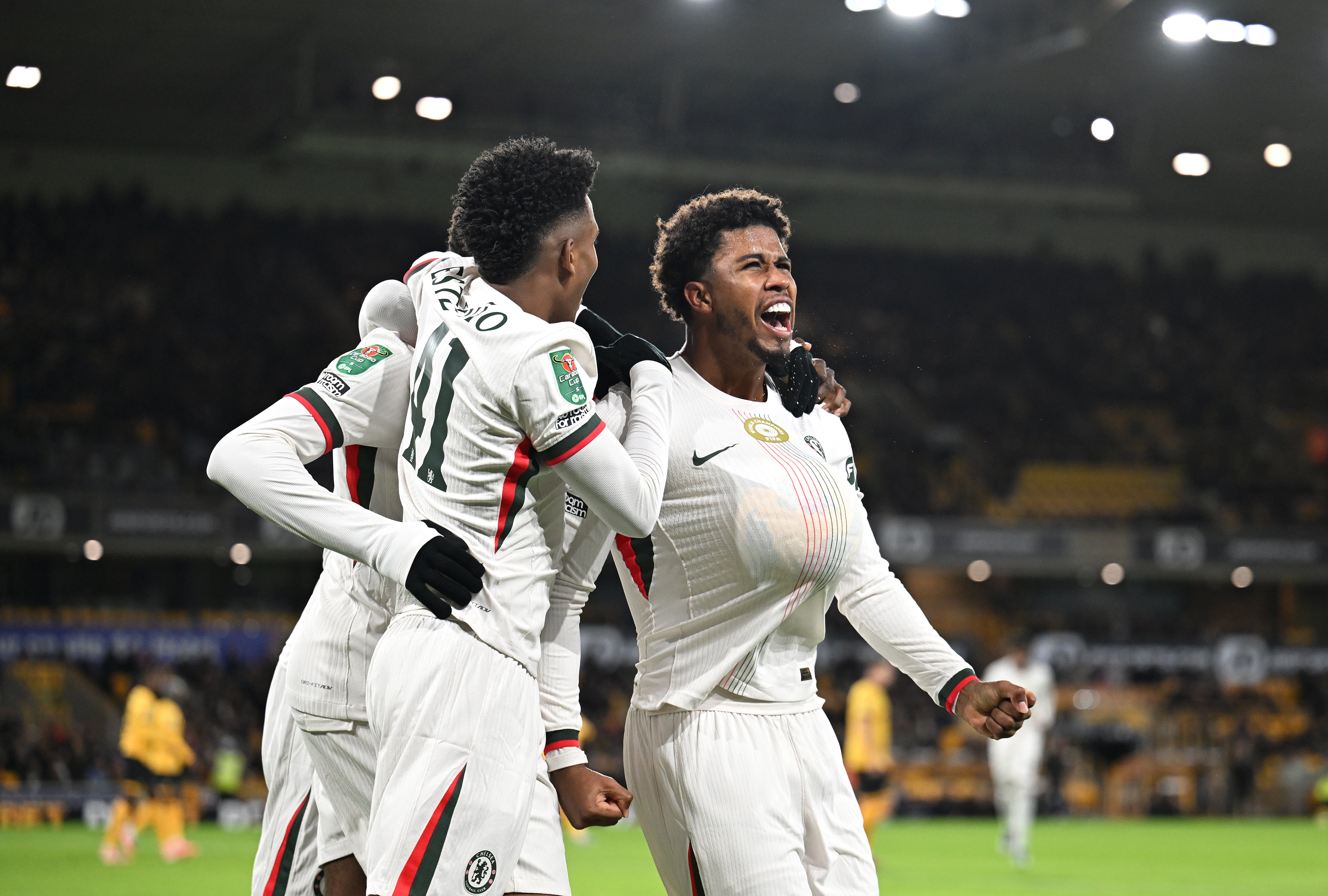 Челси слави свој први гол