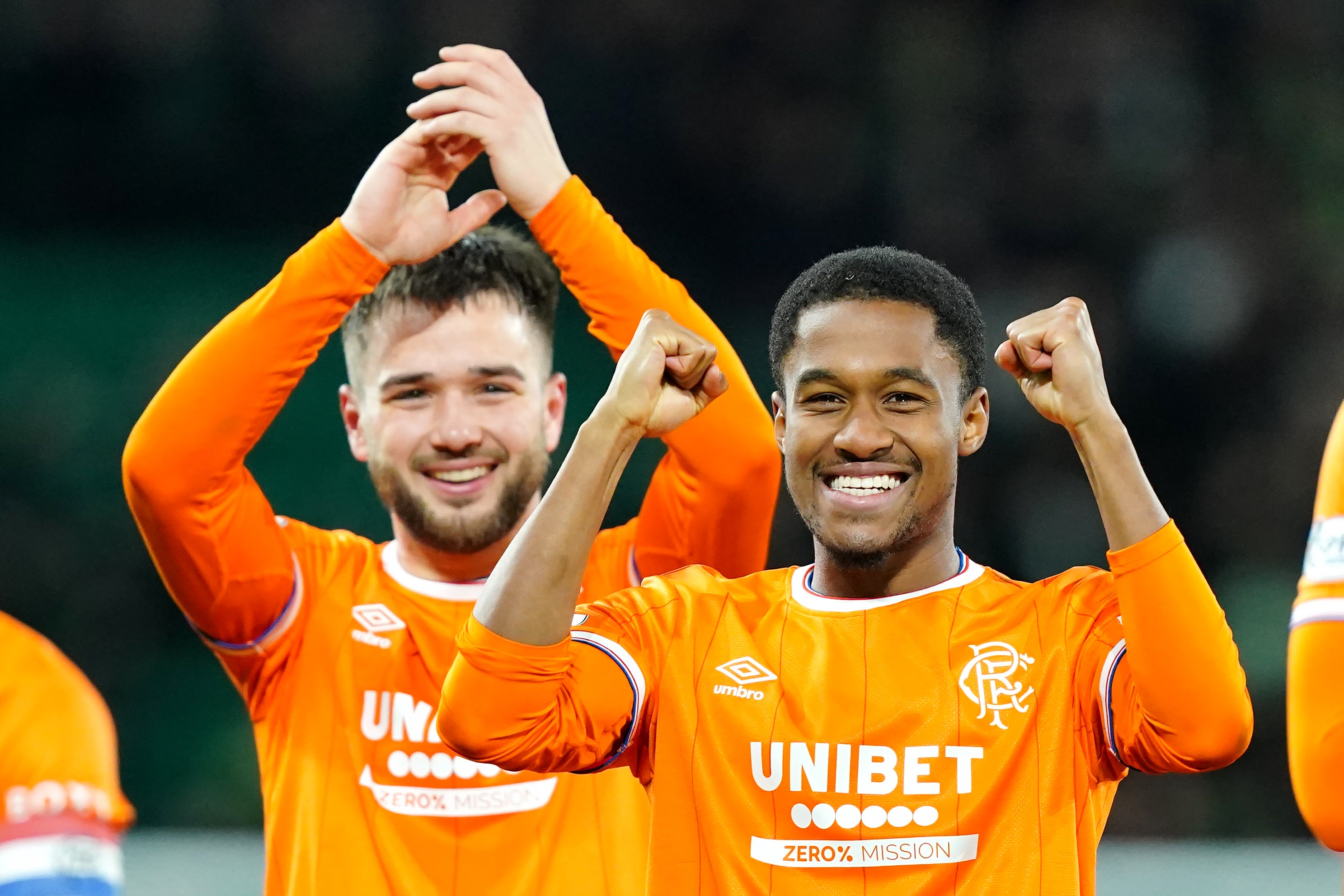 Фудбалери Ренџерса славили су победу на Хибернијану