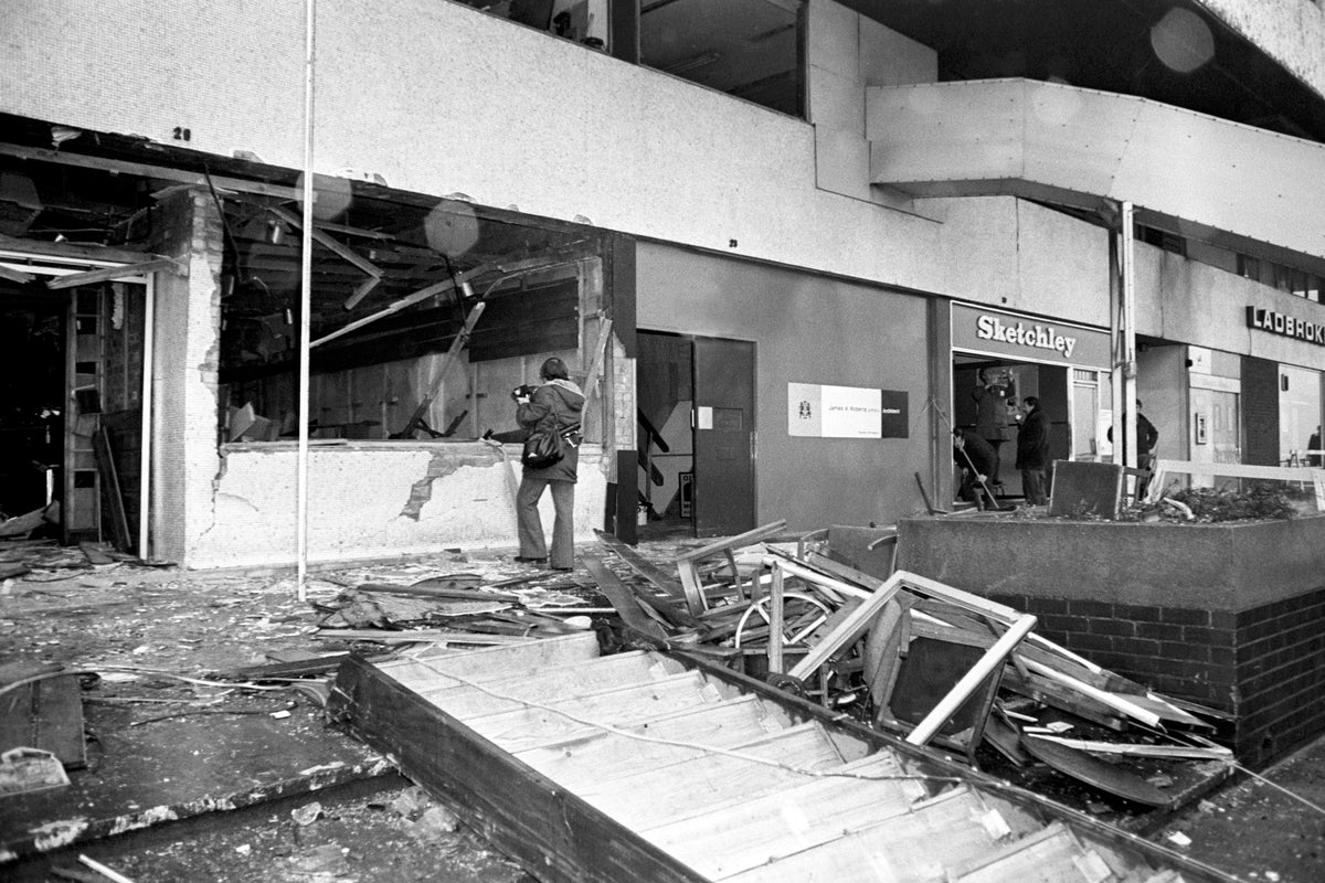 UK Government Rules Out Public Inquiry into 1974 Birmingham Pub Bombings Killing 21