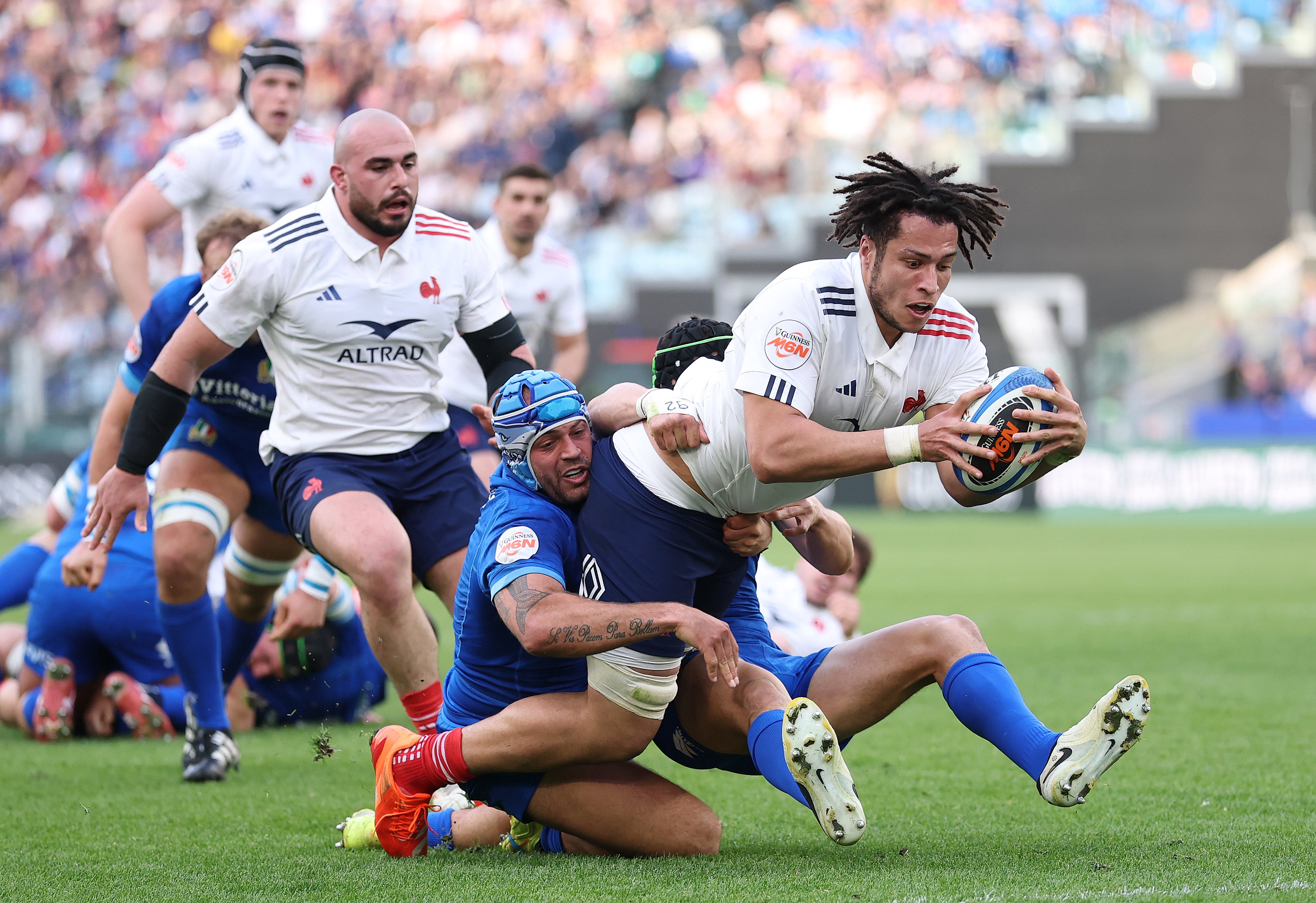 Mickael Guillard puede jugar en la segunda fila o en el puesto 8