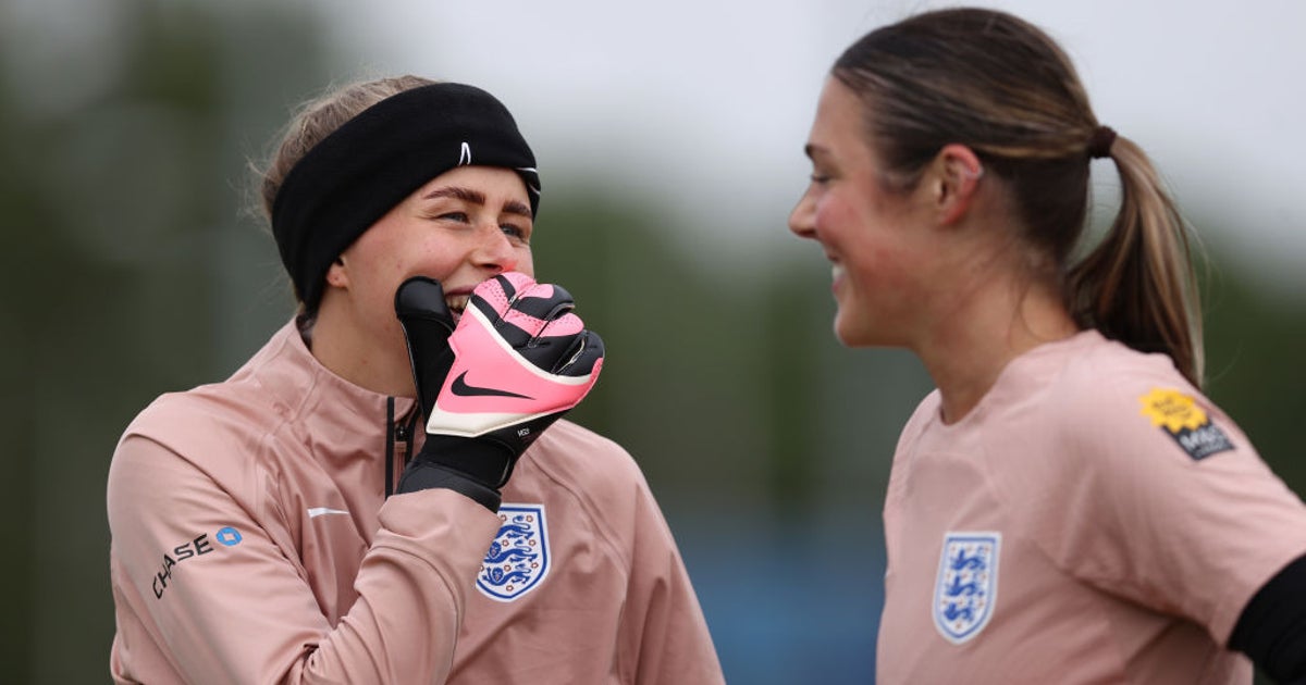 Chelsea boss hits out at Mary Earps's unacceptable comments on Hannah Hampton | The Independent