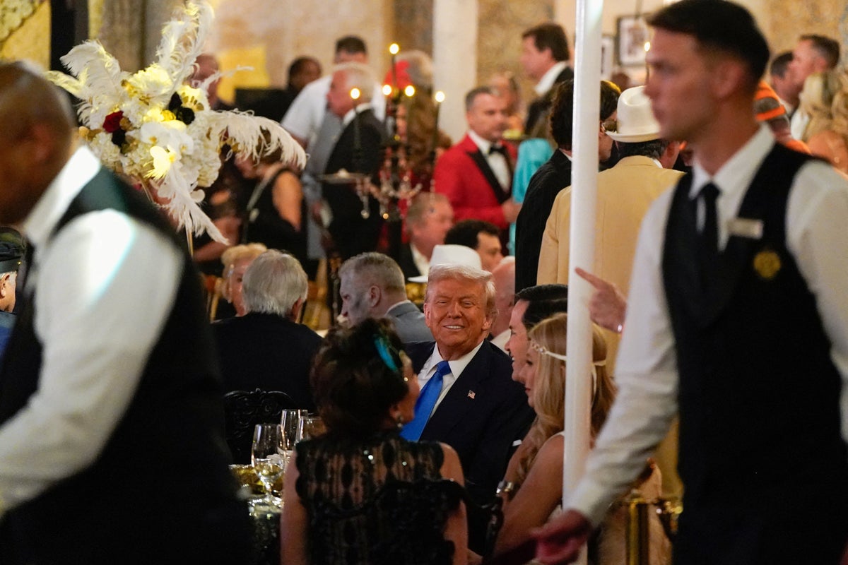 Trump slammed for lavish Gatsby-themed Halloween party as vital food funding lapses for millions of Americans – UK Times
