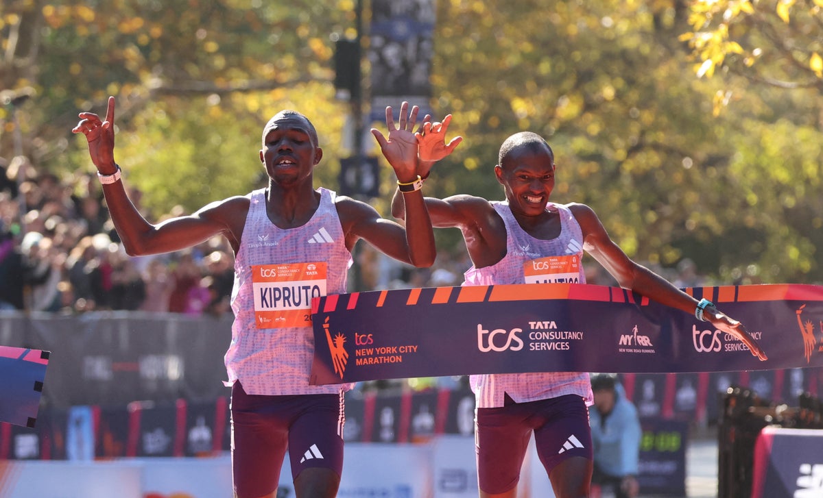 Image for New York City Marathon results: Photo finish, course record and Eliud Kipchoge 17th