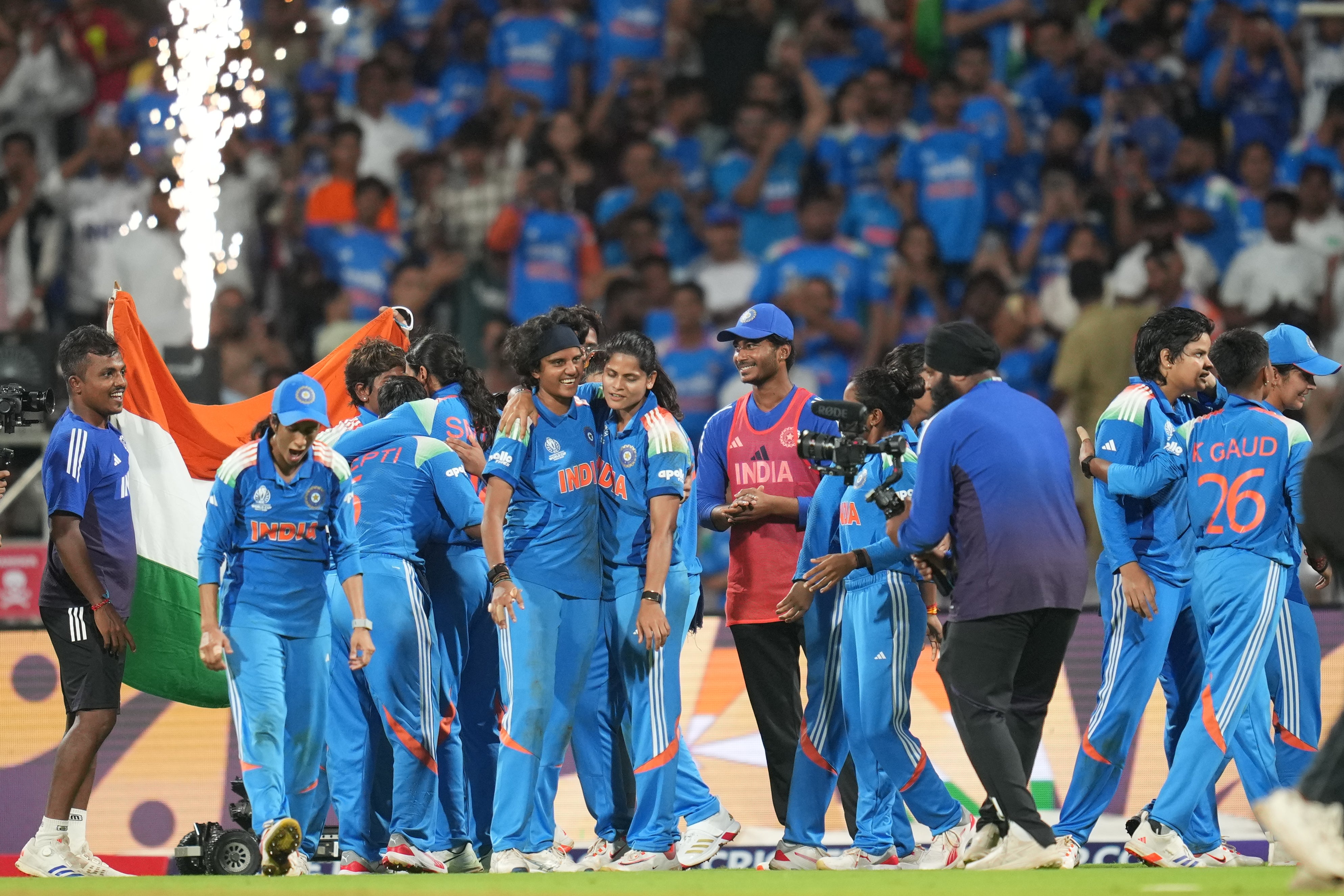 <p>India's players celebrate after winning the ICC Women's Cricket World Cup final </p>