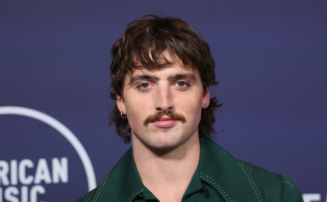 <p>‘I have tried everything I can to revive my voice, but I cannot give you the show I’d like to be able to give you with the condition of my throat right now,’ Boone told fans</p>