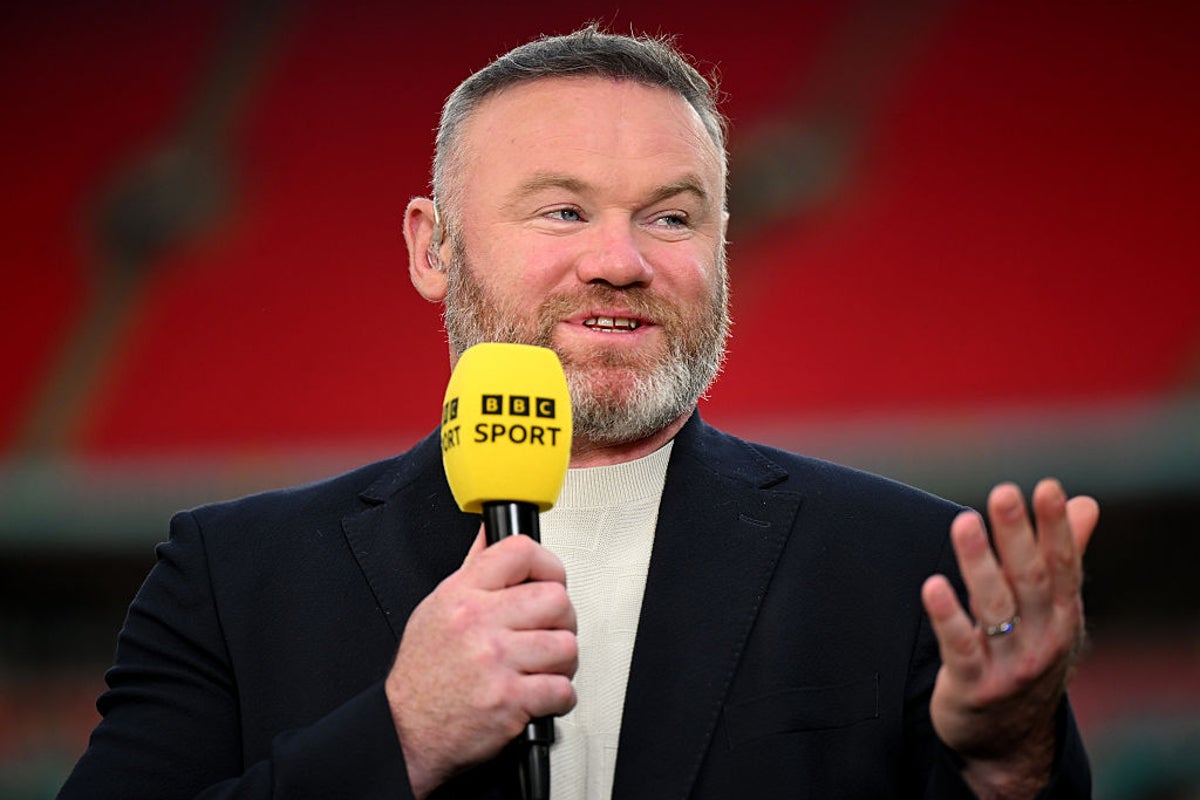 Wayne Rooney sends four-word message to Virgil van Dijk amid Liverpool woes