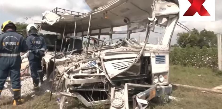 <p>Rescue workers at the site of the accident in Telangana</p>