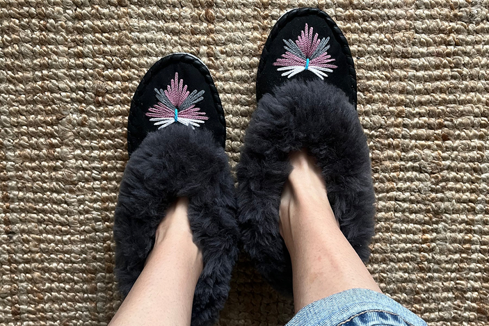 Best slippers IndyBest review Onaie aubergine sheepskin moccasin slippers