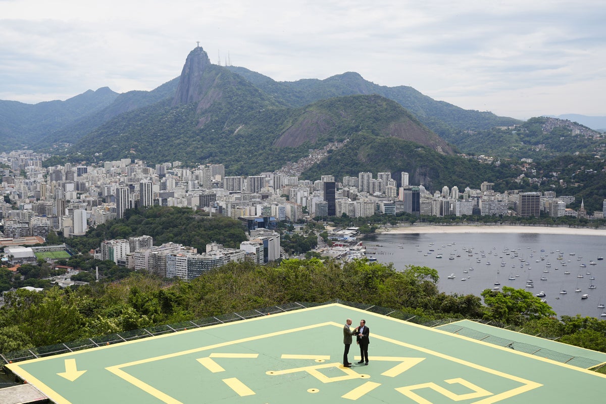 Prince William receives keys to Rio de Janeiro during Brazil visit
