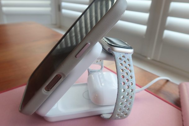 Best gifts for teenagers Indybest review Belkin 3-in-1 charger