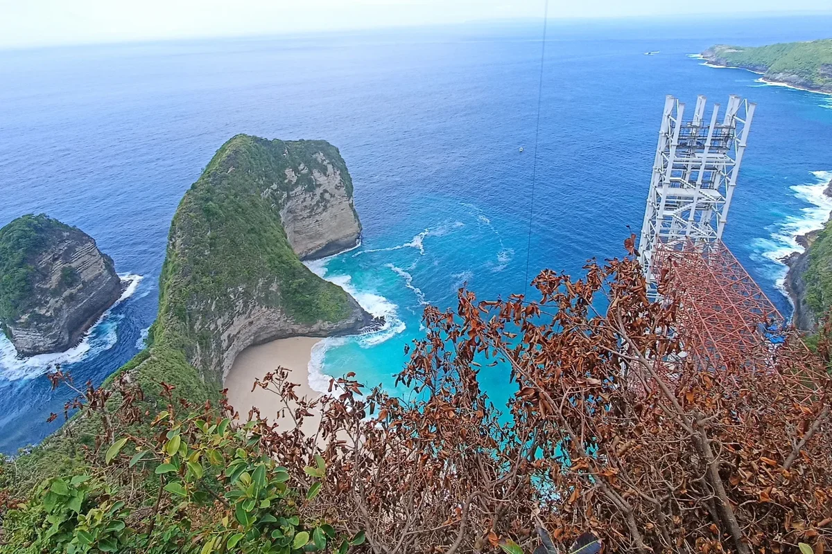 Public outcry forces halt to construction of 182m glass lift on iconic Bali beach Public outcry forces halt to construction of 182m glass lift on iconic Bali beach