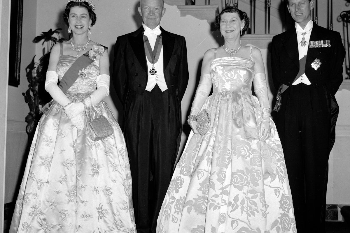 Buckingham Palace Plans Largest-Ever Queen Elizabeth II Wardrobe Exhibition