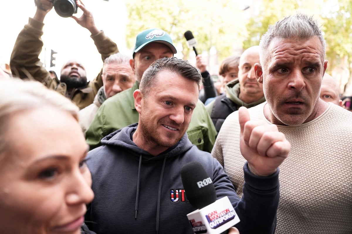 Tommy Robinson found not guilty over border stop terror charge