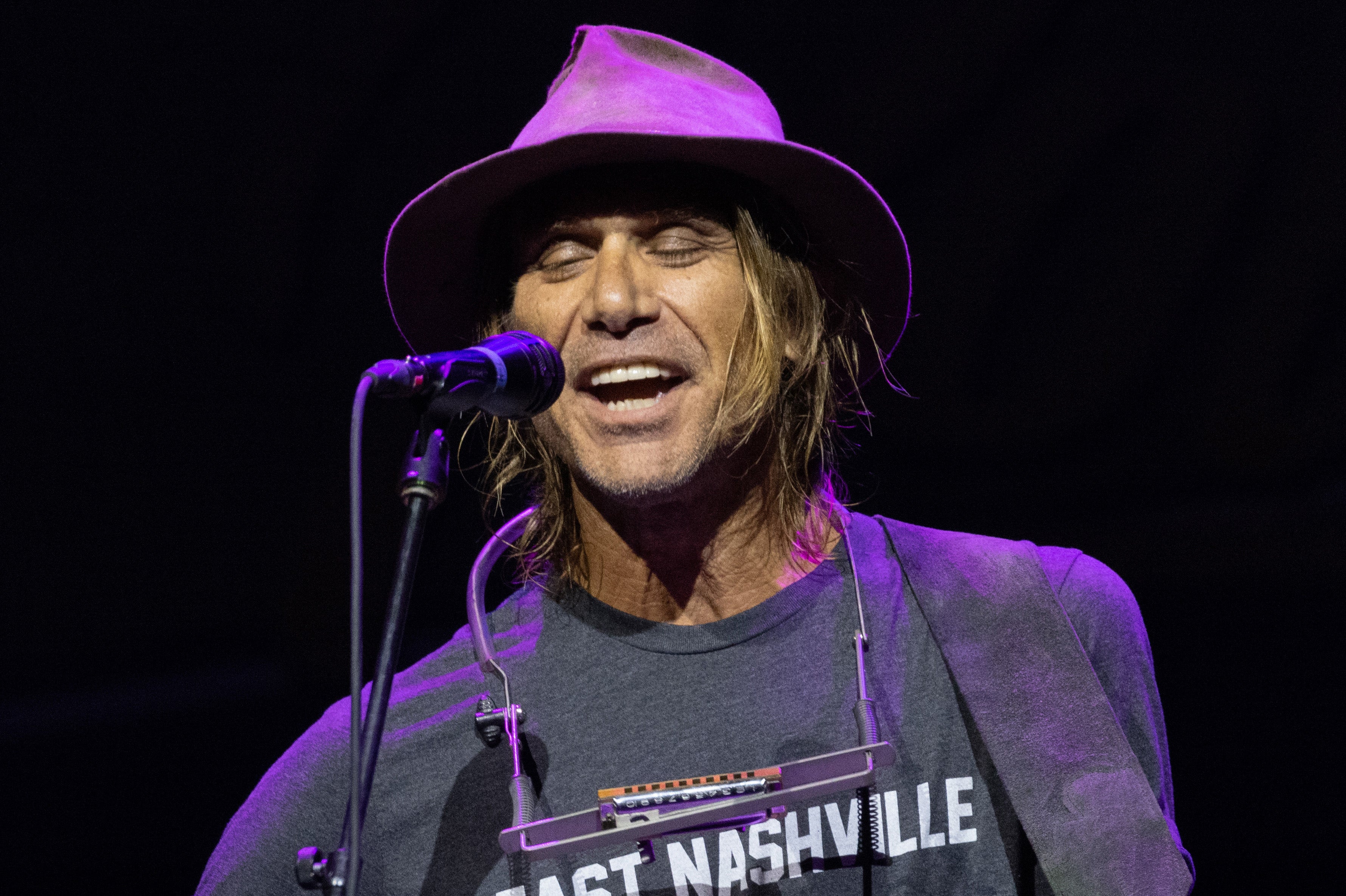 <p>Country singer songwriter Todd Snider has suddenly cancelled his tour</p>
