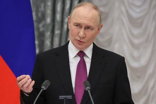 Ukraine-Russia war latest: Attack on military awards ceremony ‘kills multiple elite Ukrainian soldiers’   www.independent.co.uk