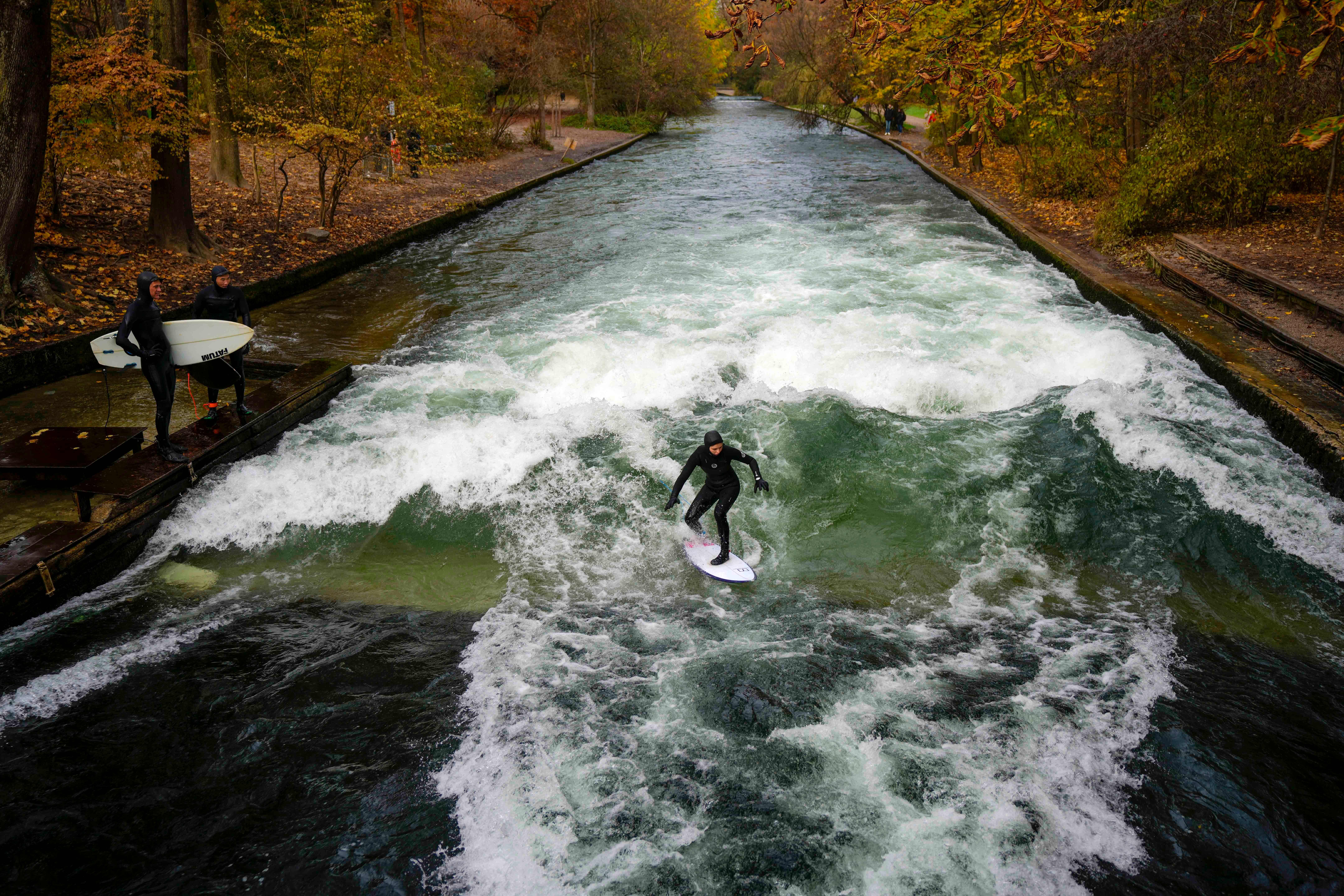 <p>Germany's famous river-surfing wave in Munich has mysteriously disappeared</p>