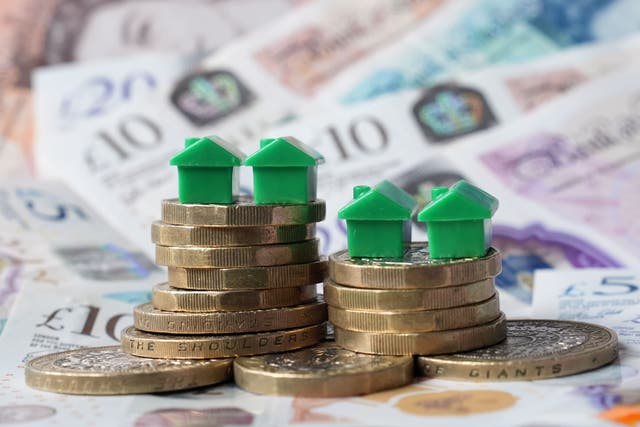 Some experts, including banking giants Barclays and Goldman Sachs, are predicting an interest rate cut to 3.75% (PA)