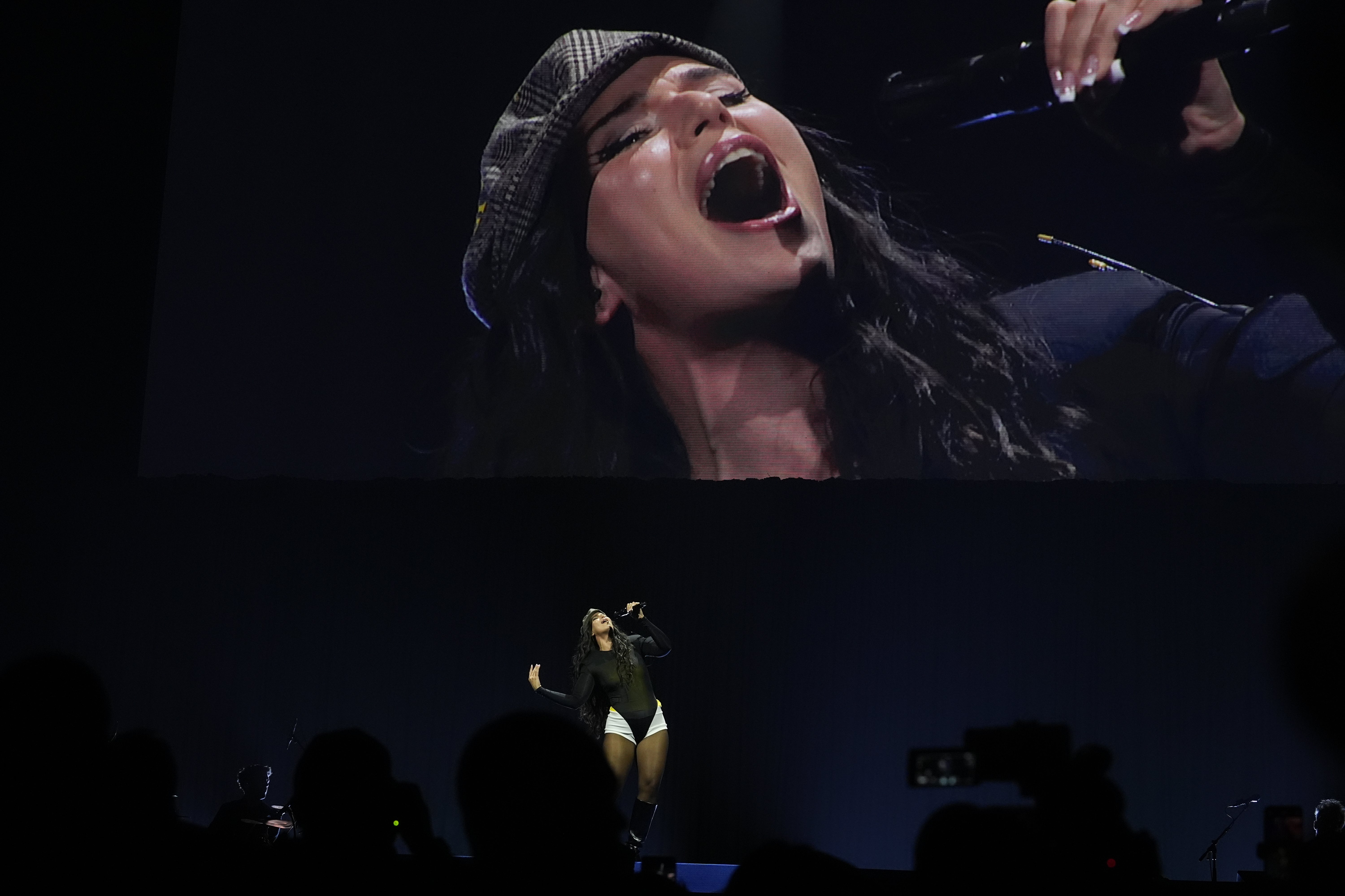 LATIN GRAMMY-NATHY PELUSO