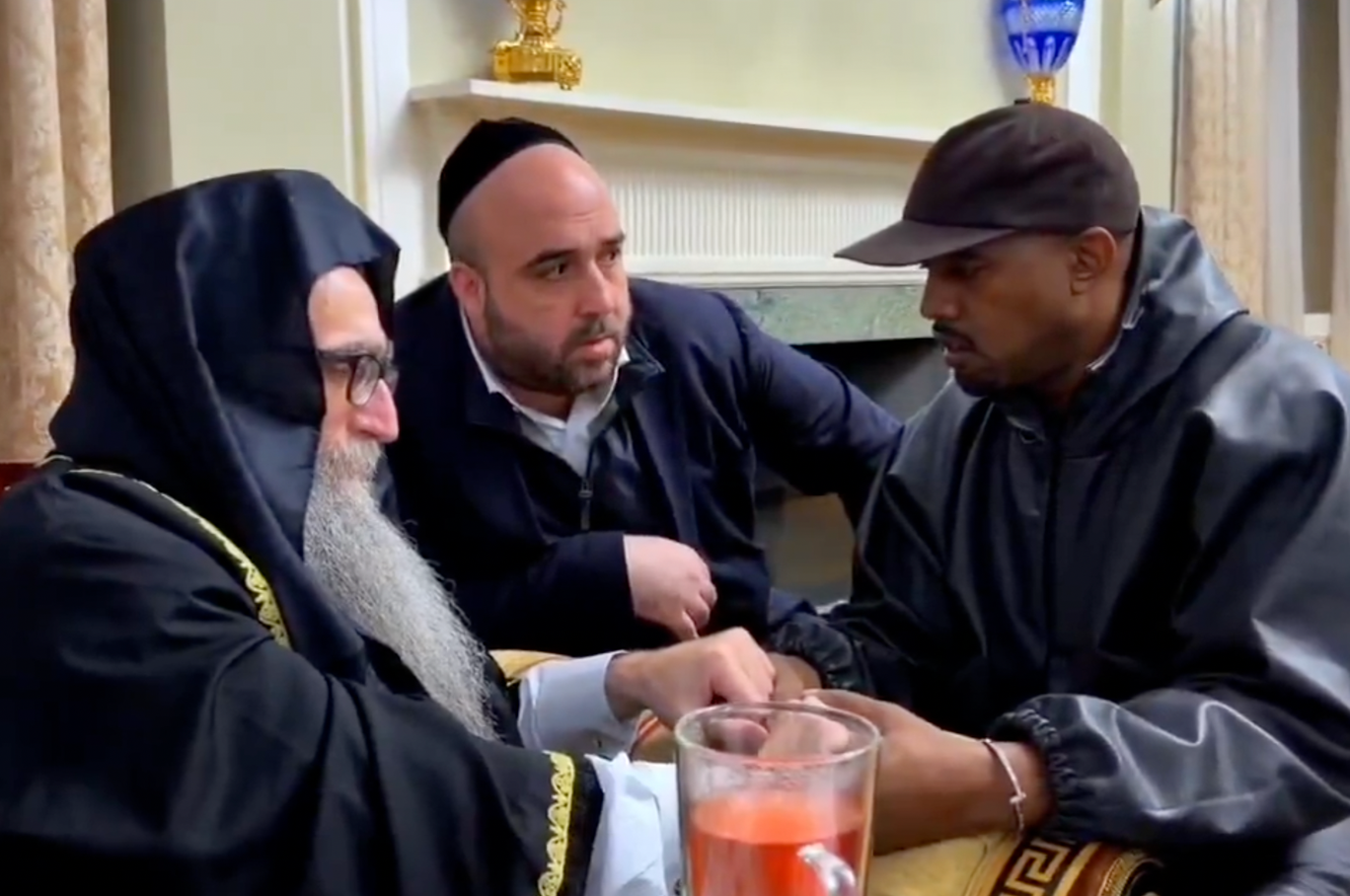 Kanye West apologises to Rabbi following previous antisemitic remarks towards The Jewish Community (Video)