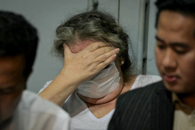 <p>British death row inmate Lindsay Sandiford (C) attends a press conference before being repatriated under an agreement between Indonesia and the UK, at Kerobokan Prison </p>