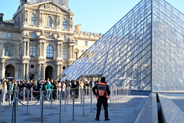 <p>France Louvre</p>